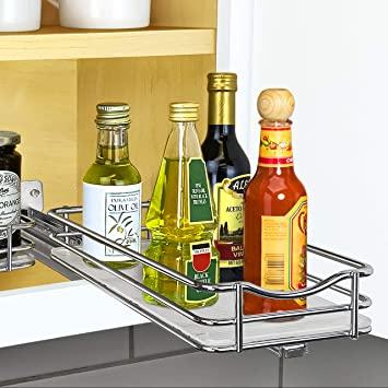 tiene la solución para guardar las especias en la estantería de tu  cocina: un organizador extraíble sin taladros con una amplia capacidad