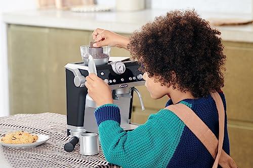 Casdon De'Longhi Toys Barista Cafetera. Juego de cocina de juguete para  niños con partes móviles, sonidos realistas y revelación de café mágico.  Para